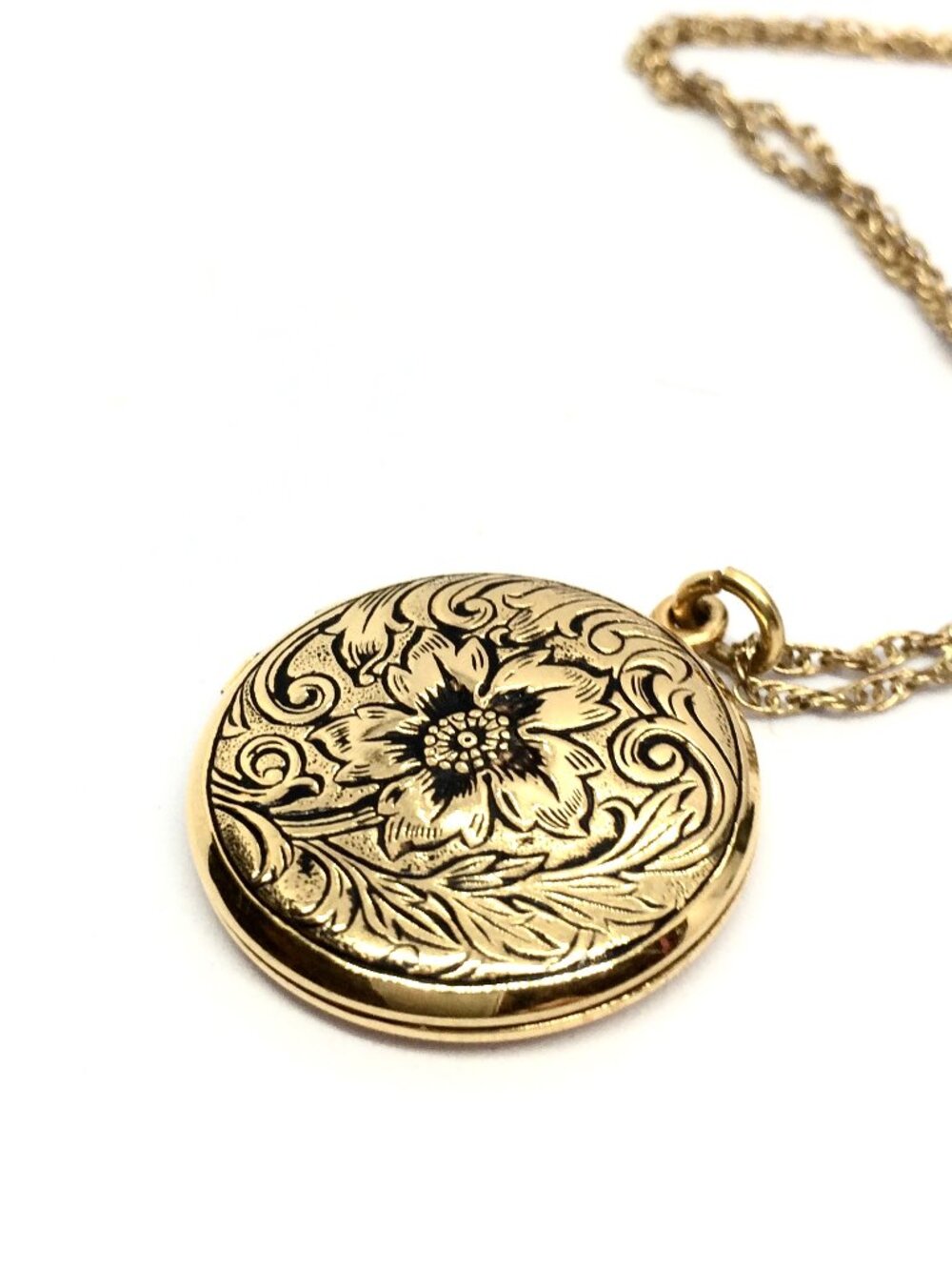 VINTAGE GOLD Filled Locket Necklace Floral Engraved Round Photo Pendant WEH